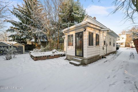 Tiny photo for 1821 Stahlwood Avenue, Toledo, OH 43613 (MLS # 10002421)