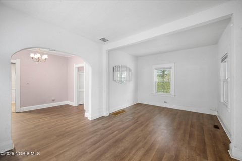 Tiny photo for 1821 Stahlwood Avenue, Toledo, OH 43613 (MLS # 10002421)