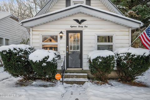 Tiny photo for 1821 Stahlwood Avenue, Toledo, OH 43613 (MLS # 10002421)