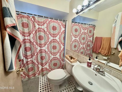 Tiny photo for 4541 S May Avenue, Toledo, OH 43614 (MLS # 10006368)