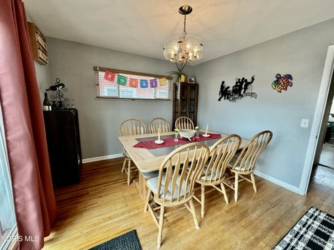 Tiny photo for 4541 S May Avenue, Toledo, OH 43614 (MLS # 10006368)