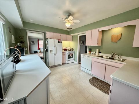 Tiny photo for 4541 S May Avenue, Toledo, OH 43614 (MLS # 10006368)