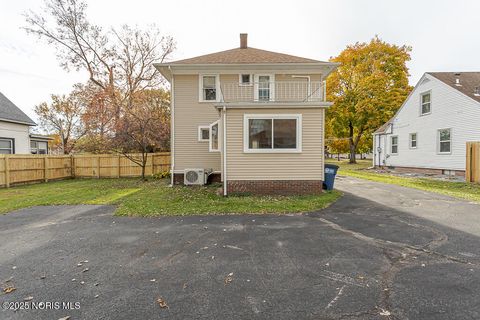 Tiny photo for 2310 Tremainsville Road, Toledo, OH 43613 (MLS # 10001209)