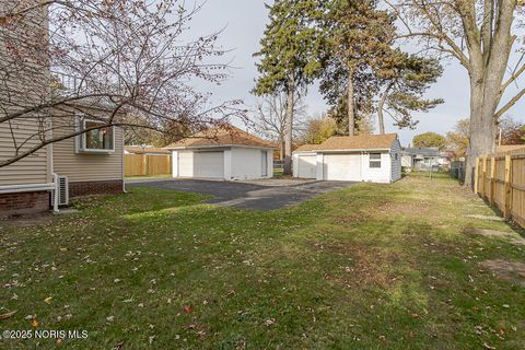 Tiny photo for 2310 Tremainsville Road, Toledo, OH 43613 (MLS # 10001209)