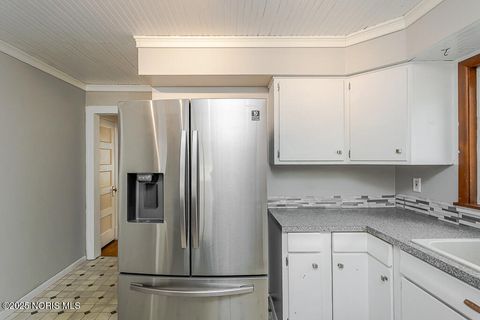 Tiny photo for 2310 Tremainsville Road, Toledo, OH 43613 (MLS # 10001209)