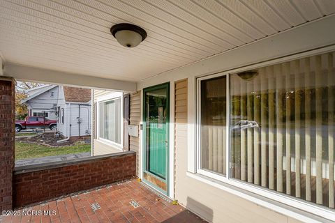 Tiny photo for 2310 Tremainsville Road, Toledo, OH 43613 (MLS # 10001209)