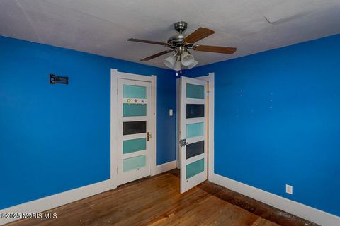 Tiny photo for 2310 Tremainsville Road, Toledo, OH 43613 (MLS # 10001209)