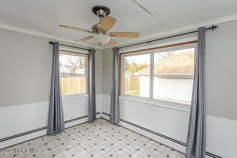 Tiny photo for 2310 Tremainsville Road, Toledo, OH 43613 (MLS # 10001209)