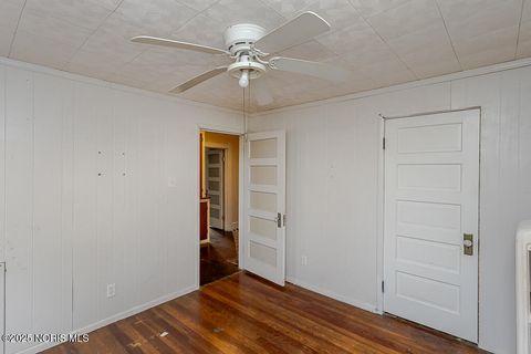 Tiny photo for 2310 Tremainsville Road, Toledo, OH 43613 (MLS # 10001209)