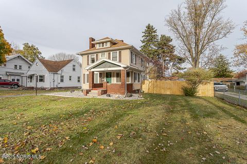 Tiny photo for 2310 Tremainsville Road, Toledo, OH 43613 (MLS # 10001209)
