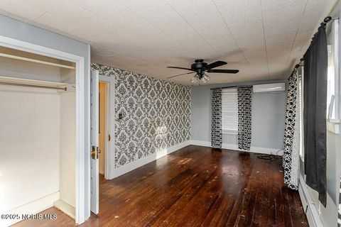 Tiny photo for 2310 Tremainsville Road, Toledo, OH 43613 (MLS # 10001209)