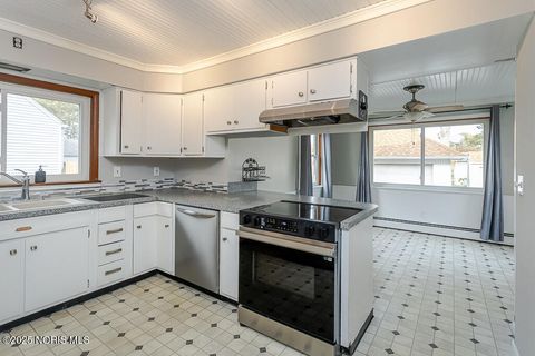 Tiny photo for 2310 Tremainsville Road, Toledo, OH 43613 (MLS # 10001209)