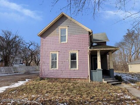 Photo of 934 Holgate Avenue, Defiance, OH 43512 (MLS # 10002815)