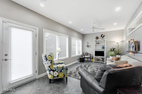 Tiny photo for 221 Princeton Avenue, Bowling Green, OH 43402 (MLS # 10014754)