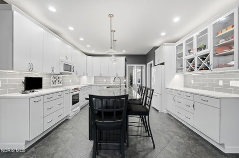 Tiny photo for 221 Princeton Avenue, Bowling Green, OH 43402 (MLS # 10014754)