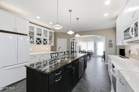 Tiny photo for 221 Princeton Avenue, Bowling Green, OH 43402 (MLS # 10014754)
