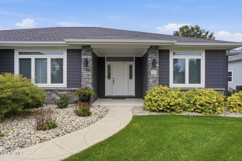 Tiny photo for 221 Princeton Avenue, Bowling Green, OH 43402 (MLS # 10014754)