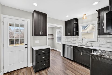 Tiny photo for 2711 Gunckel Boulevard, Toledo, OH 43606 (MLS # 10004895)