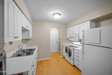 Tiny photo for 4517 W Bancroft Street # 28, Toledo, OH 43615 (MLS # 10005186)