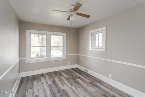 Tiny photo for 516 Lodge Avenue, Toledo, OH 43609 (MLS # 10008837)