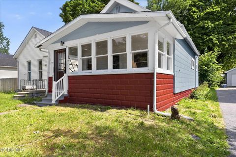 Tiny photo for 571 Viking Street, Toledo, OH 43605 (MLS # 10011027)