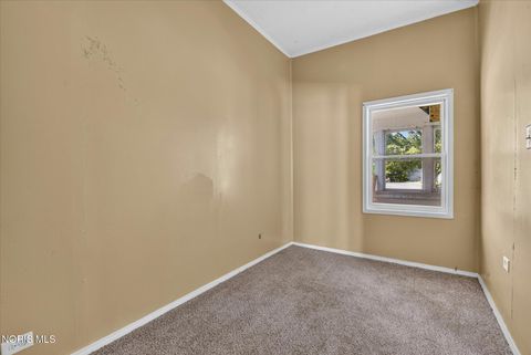 Tiny photo for 571 Viking Street, Toledo, OH 43605 (MLS # 10011027)