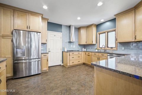 Tiny photo for 1 Abbey Road, Perrysburg, OH 43551 (MLS # 10005142)