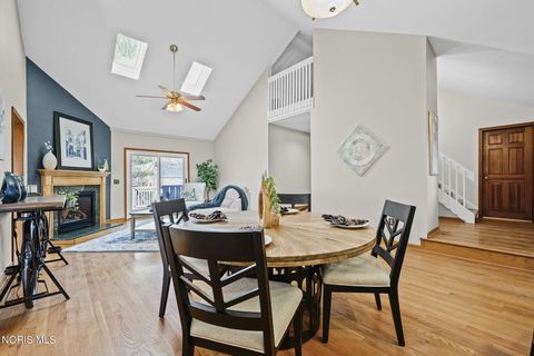 Tiny photo for 1 Abbey Road, Perrysburg, OH 43551 (MLS # 10005142)