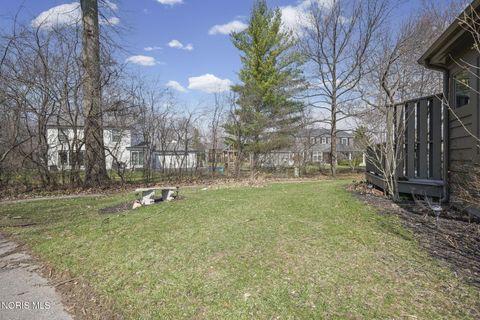 Tiny photo for 1 Abbey Road, Perrysburg, OH 43551 (MLS # 10005142)
