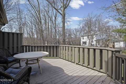 Tiny photo for 1 Abbey Road, Perrysburg, OH 43551 (MLS # 10005142)