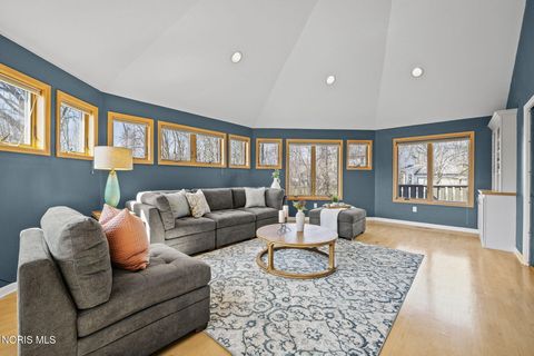 Tiny photo for 1 Abbey Road, Perrysburg, OH 43551 (MLS # 10005142)