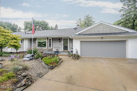 Photo of 1162 Nannette Drive, Toledo, OH 43614 (MLS # 10009813)