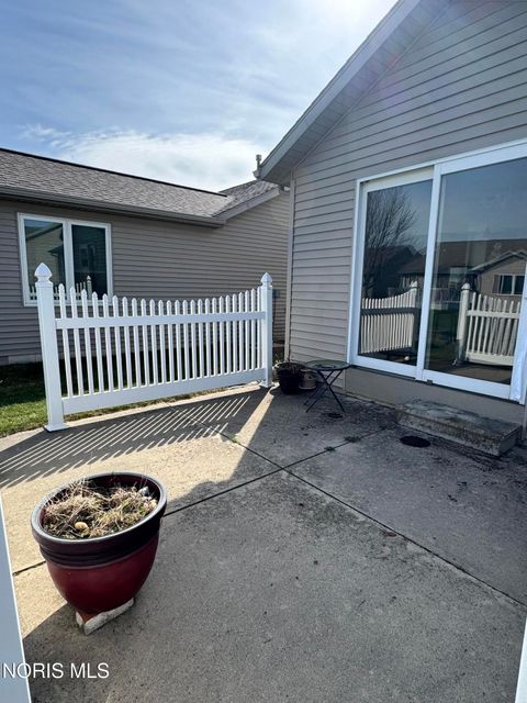 Tiny photo for 10126 S Shannon Hills Drive, Perrysburg, OH 43551 (MLS # 10005162)