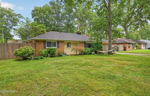 Photo of 5154 Fairgreen Drive, Toledo, OH 43613 (MLS # 10014189)