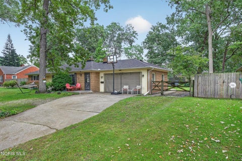 Tiny photo for 5154 Fairgreen Drive, Toledo, OH 43613 (MLS # 10014189)