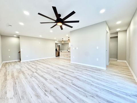 Tiny photo for 306 Dillrose Drive, Northwood, OH 43619 (MLS # 10004441)