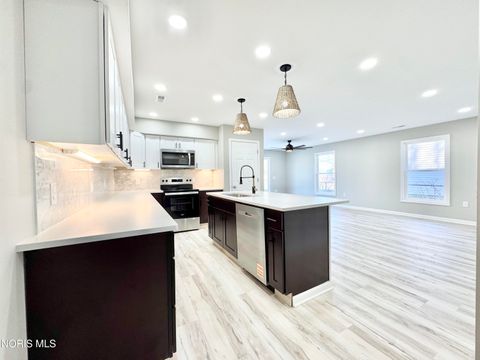 Tiny photo for 306 Dillrose Drive, Northwood, OH 43619 (MLS # 10004441)