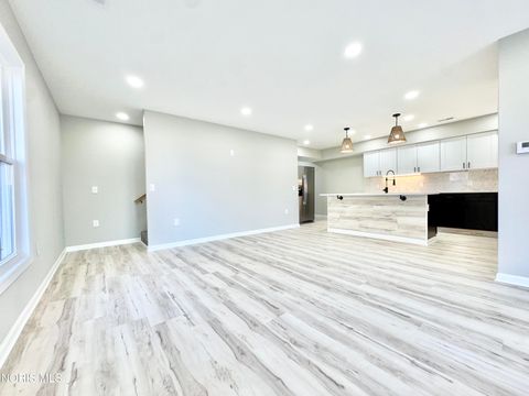 Tiny photo for 306 Dillrose Drive, Northwood, OH 43619 (MLS # 10004441)