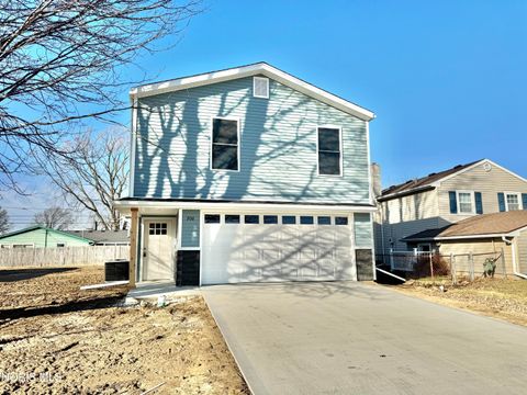 Photo of 306 Dillrose Drive, Northwood, OH 43619 (MLS # 10004441)