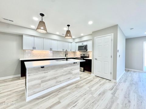 Tiny photo for 306 Dillrose Drive, Northwood, OH 43619 (MLS # 10004441)