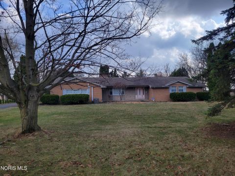 Photo of 22800 W Cedar Avenue, Curtice, OH 43412 (MLS # 10005103)