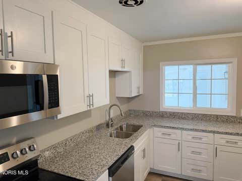 Tiny photo for 2653 Luverne Avenue, Oregon, OH 43616 (MLS # 10011623)