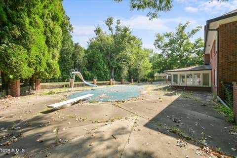 Tiny photo for 4912 W Bancroft Street, Toledo, OH 43615 (MLS # 10011402)