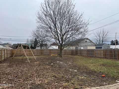 Tiny photo for 132 Coe Street, Tiffin, OH 44883 (MLS # 10004371)