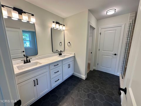 Tiny photo for 550 Southview Court, Gibsonburg, OH 43431 (MLS # 10005606)