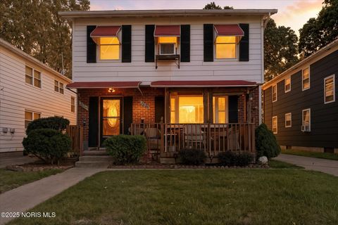 Photo of 2826 Upton Avenue, Toledo, OH 43606 (MLS # 10000895) Photo of 2826 Upton Avenue, Toledo, OH 43606 (MLS # 10000895)