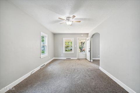 Tiny photo for 2013 Balkan Place, Toledo, OH 43613 (MLS # 10006898)