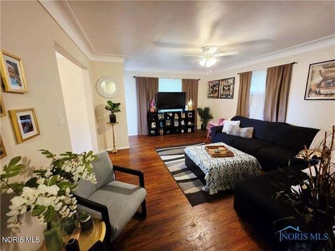 Tiny photo for 1654 Charmaine Drive, Toledo, OH 43614 (MLS # 10005177)