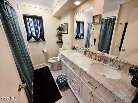 Tiny photo for 1654 Charmaine Drive, Toledo, OH 43614 (MLS # 10005177)