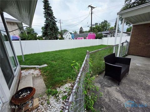 Tiny photo for 1654 Charmaine Drive, Toledo, OH 43614 (MLS # 10005177)